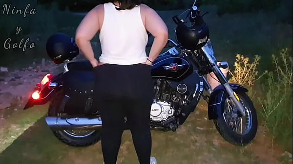 Follando a mi mujer en el campo. Escapada con la moto en fase de confinamiento. Un homenaje a Ouset. Video completo en Xvideos RED