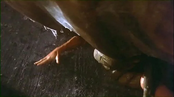 Worm Sex Scene From The Movie Galaxy Of Terror : The giant worm loved and impregnated the female officer of the spaceship.