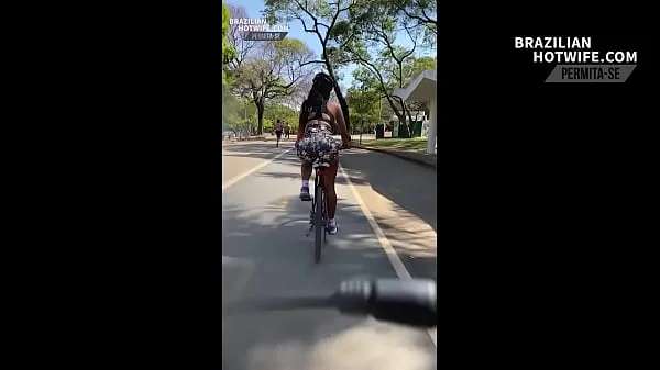 DANDO UMA VOLTA DE BICICLETA PARQUE IBIRAPUERA COM SHORT TODO SOCADO